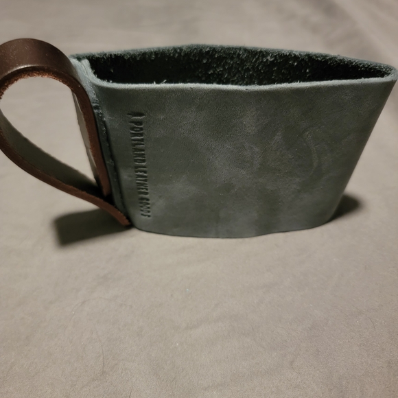 Portland Leather Gray and Brown Mug Holder - Picture 1 of 8
